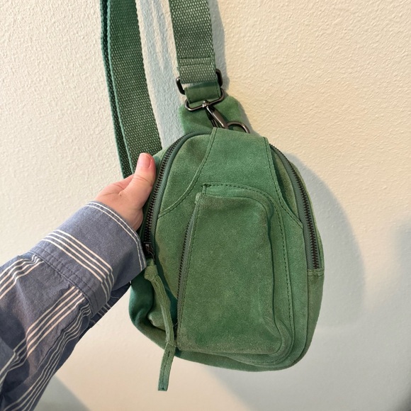 NWOT Free People Kelly Green Crossbody Bag with Adjustable Strap - Picture 2 of 4